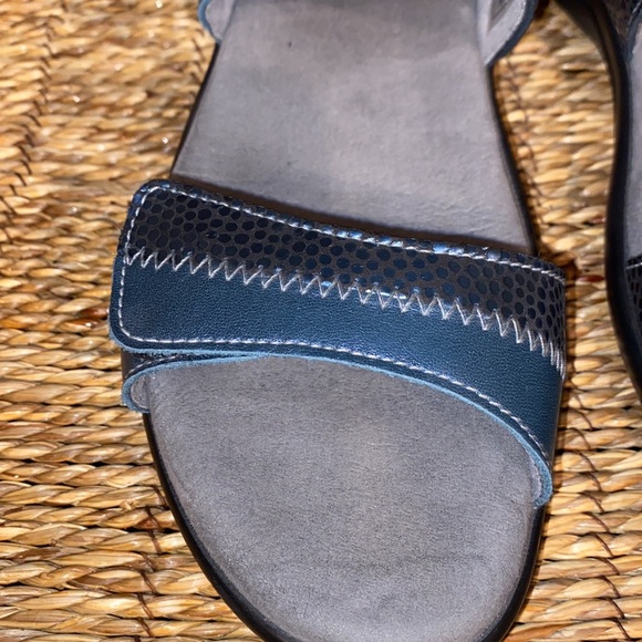 Nudu Navy SAS Leather Women’s Sandal Size 8.5 Narrow - Picture 4 of 16